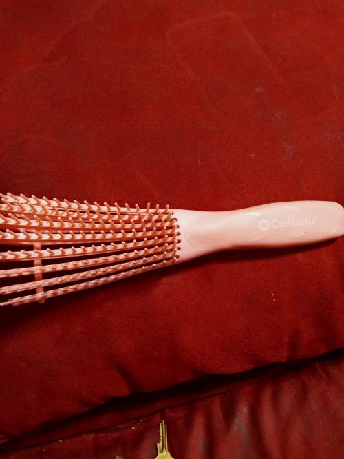 Customer photo submitted with CHRISTINA TAMELES review of the Wonderbrush