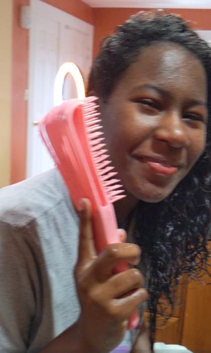 Customer photo submitted with Joy Jackson review of the Wonderbrush