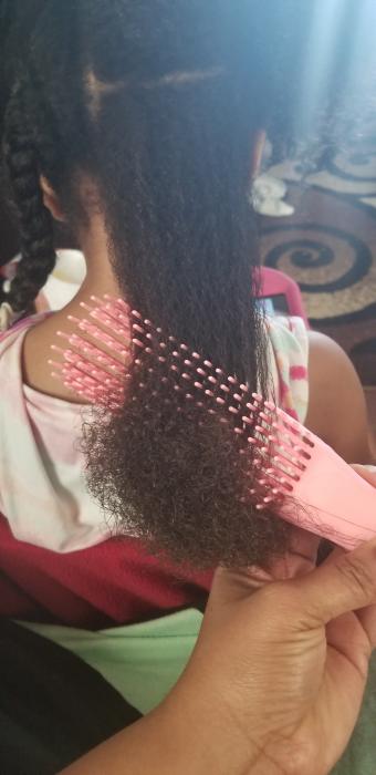 Customer photo submitted with Faith Sylve review of the Wonderbrush