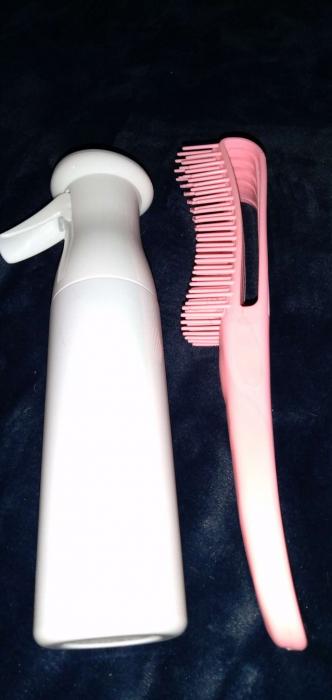 Customer photo submitted with ToscaSac review of the Wonderbrush