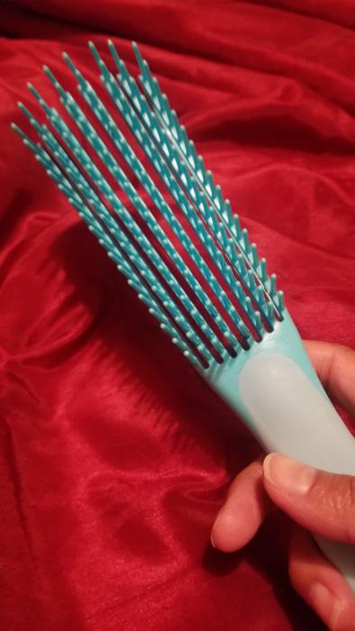 Customer photo submitted with Crystal Davis review of the Wonderbrush